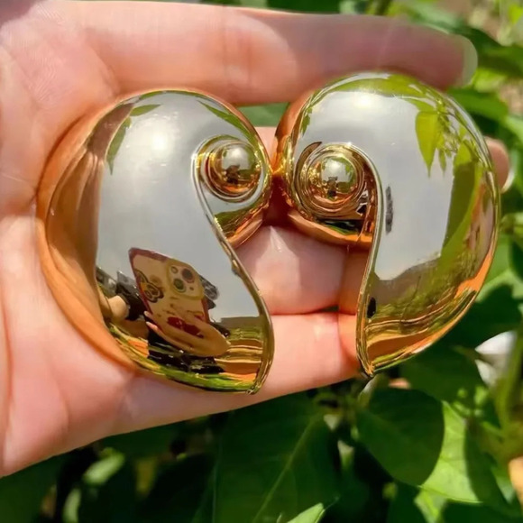 Zara Gold Snail Earrings - Picture 1 of 3